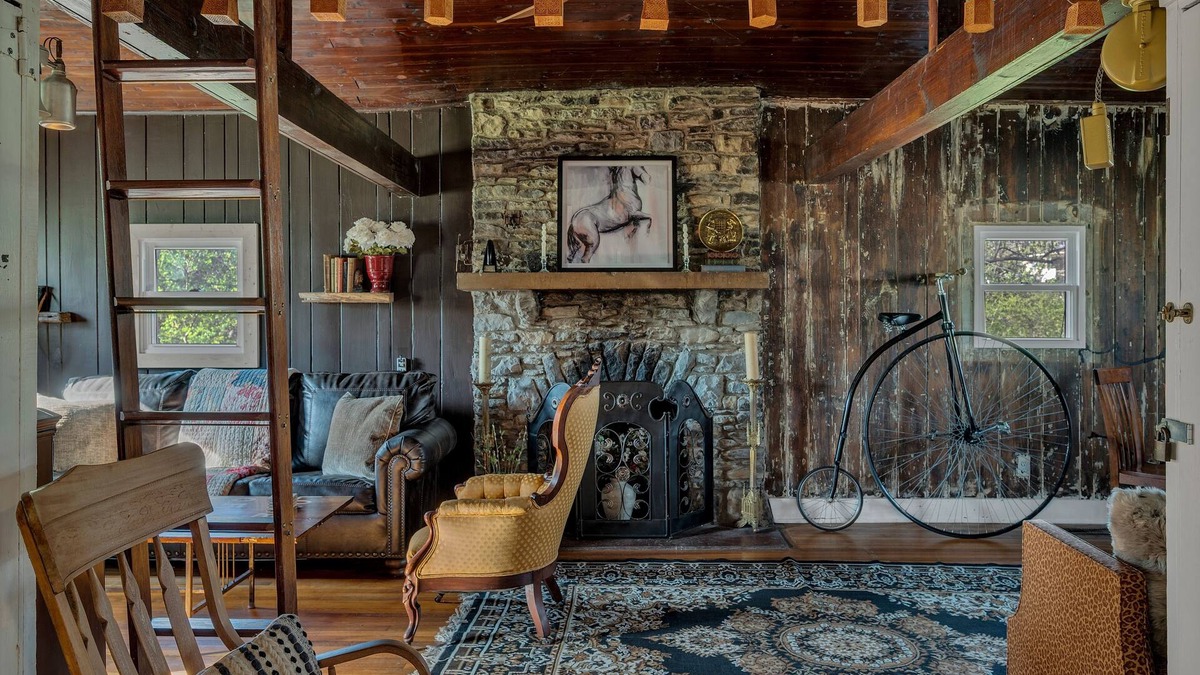 Madison House | The Whiskey River Lodge