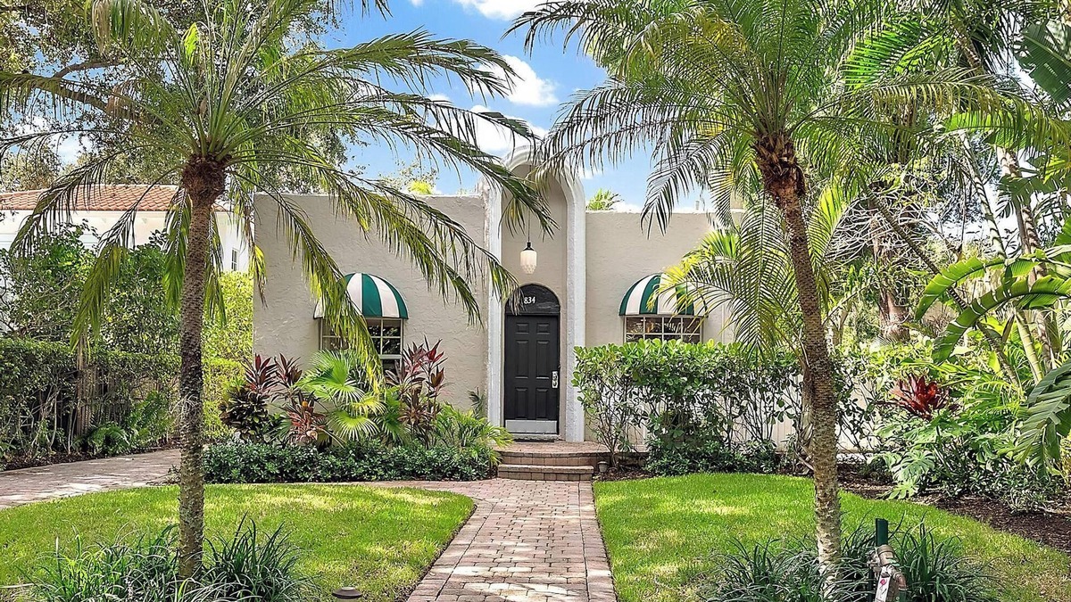 Poiciana Park II House | The White Flamingo - Tropical Pool Escape with Guest Cabana