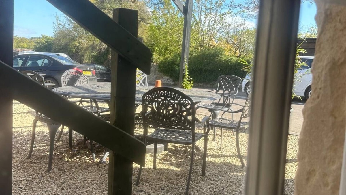 Atworth Bed & Breakfast | The White Hart