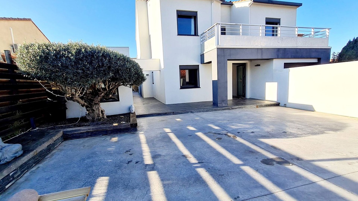 Claira Villa | The White House