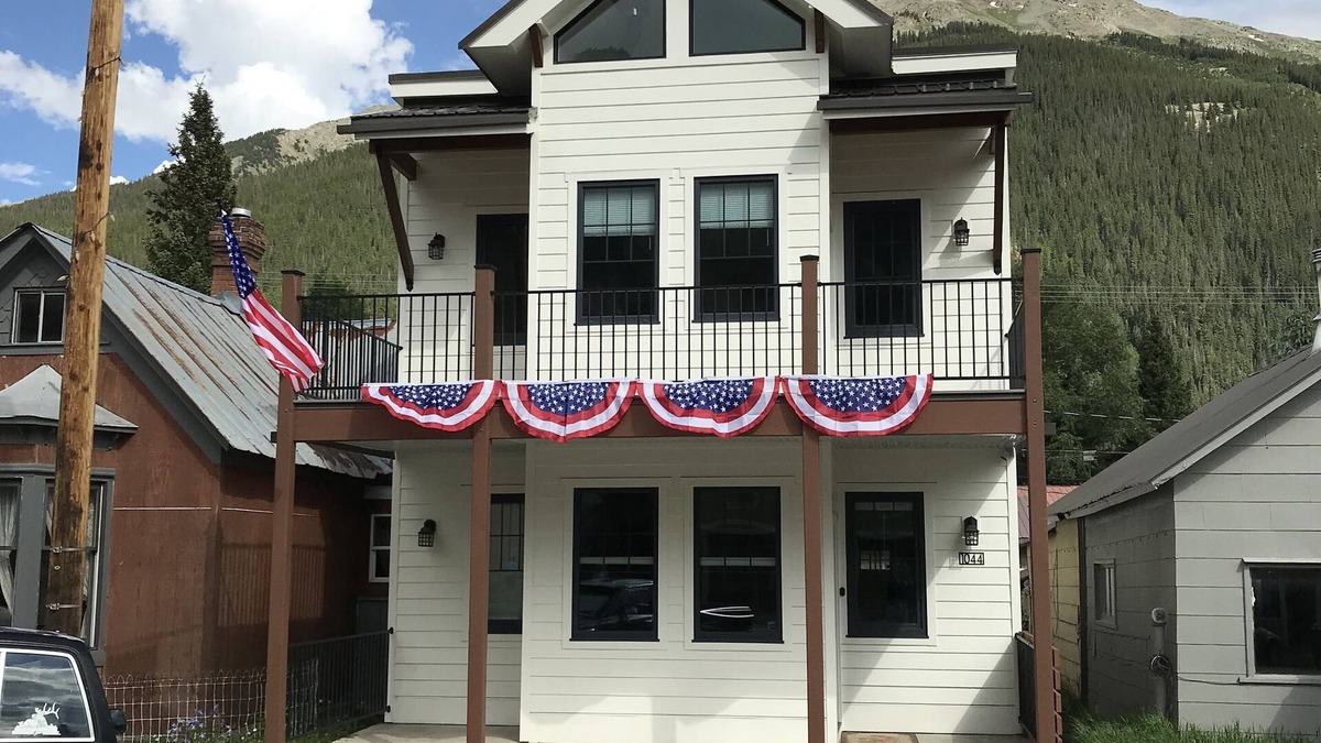 Silverton Apartment | The White House- Suite B Upstairs