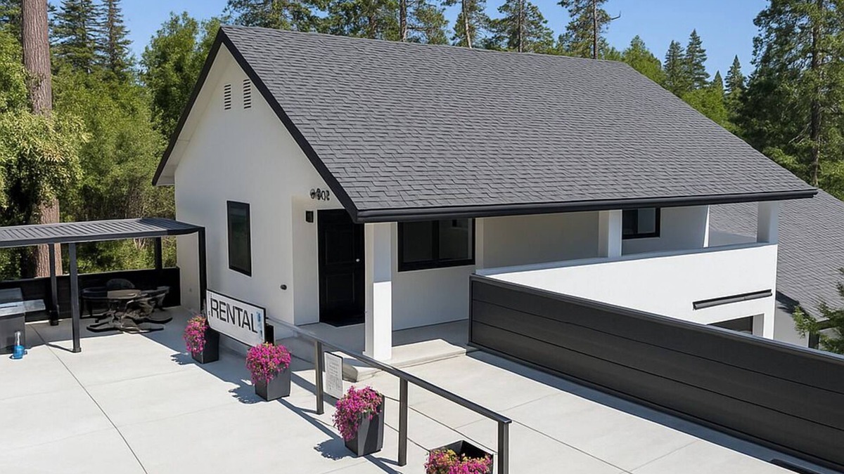 West Village Cabin | The White House | Unit 3