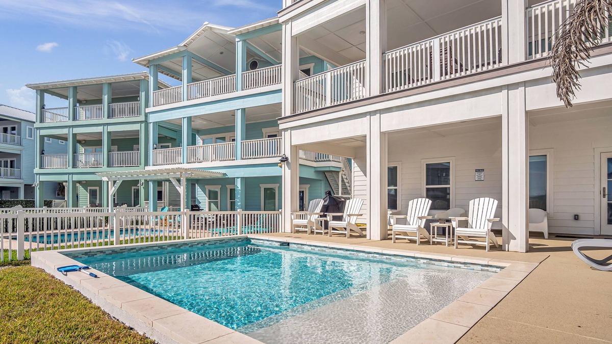 Port Aransas House | The White House | Private Pool, Ocean View!