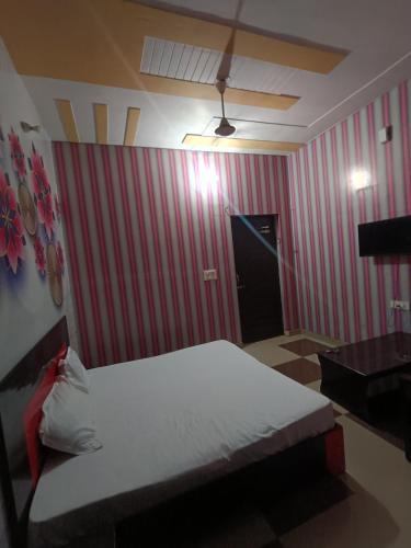 Thanesar Hotel | The White Rose hotel andRestaurant