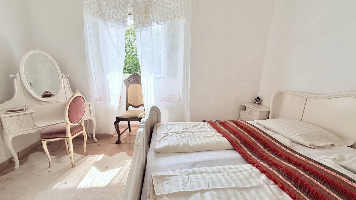 Hildburghausen Apartment | The white suite of Tsar Ferdinand - a castle dream