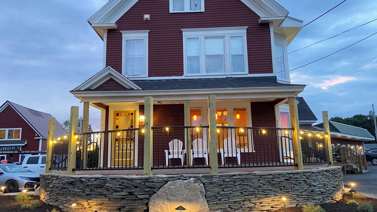 Lincoln Hotel | The Whitetail and Suites