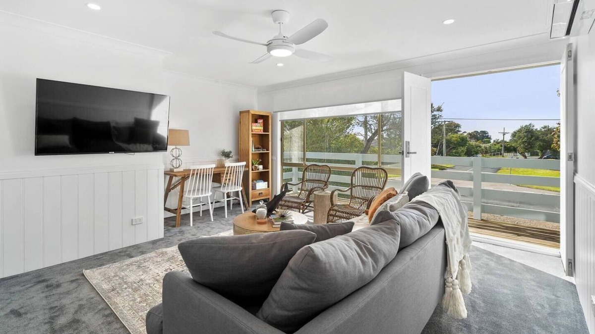 Capel Sound House | The Whitewinds A Group Escape by Rosebud Beach