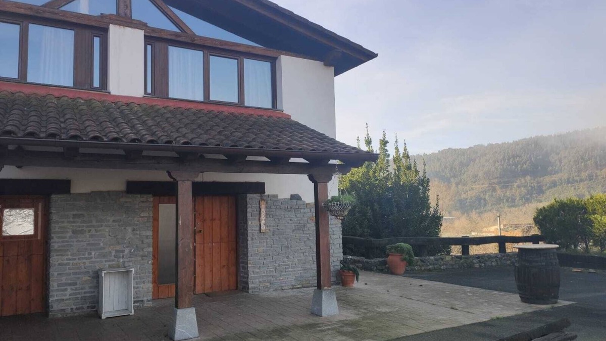 Aizarnazabal Cottage | The whole cabin for 12-16 prs