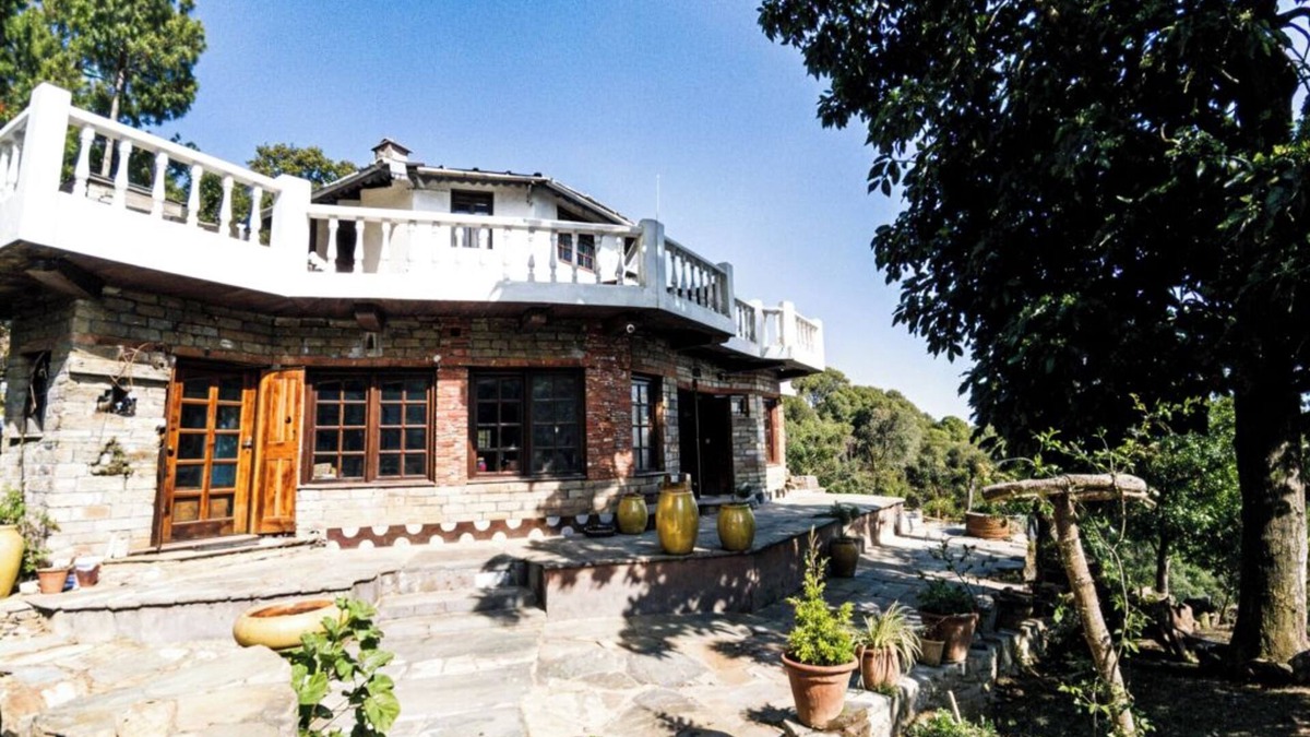Almora House | The Wilderness Retreat A British Estate 2BR in Almora by Homeyhuts
