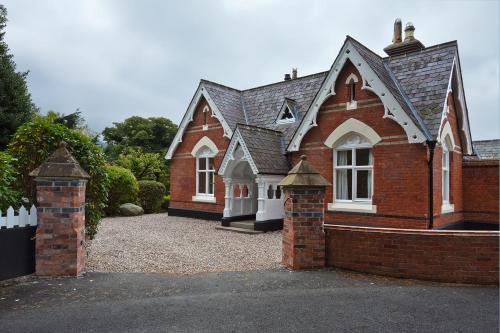 Rostrevor Apartment | The Willows Lovely Double Apartment