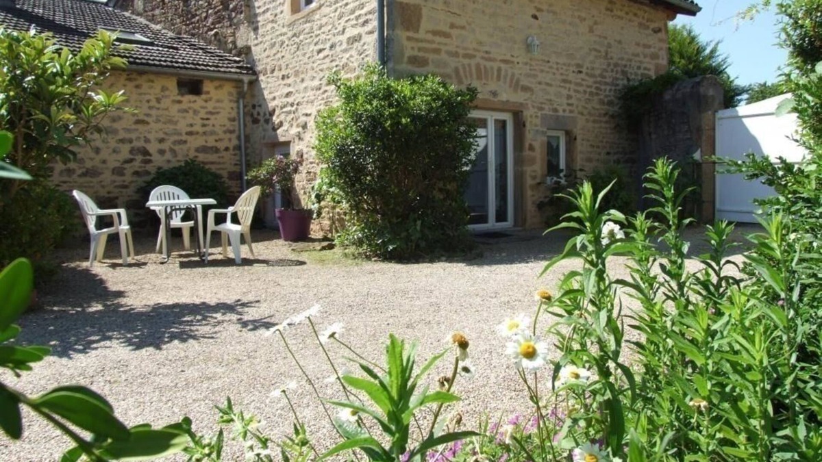 Chanes House | The Wisteria - CHANES