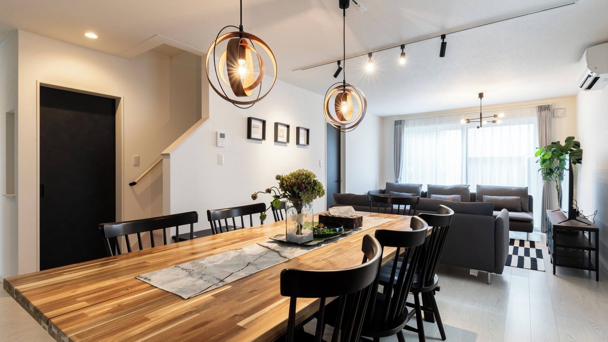Higashi House | THE WISTERIA