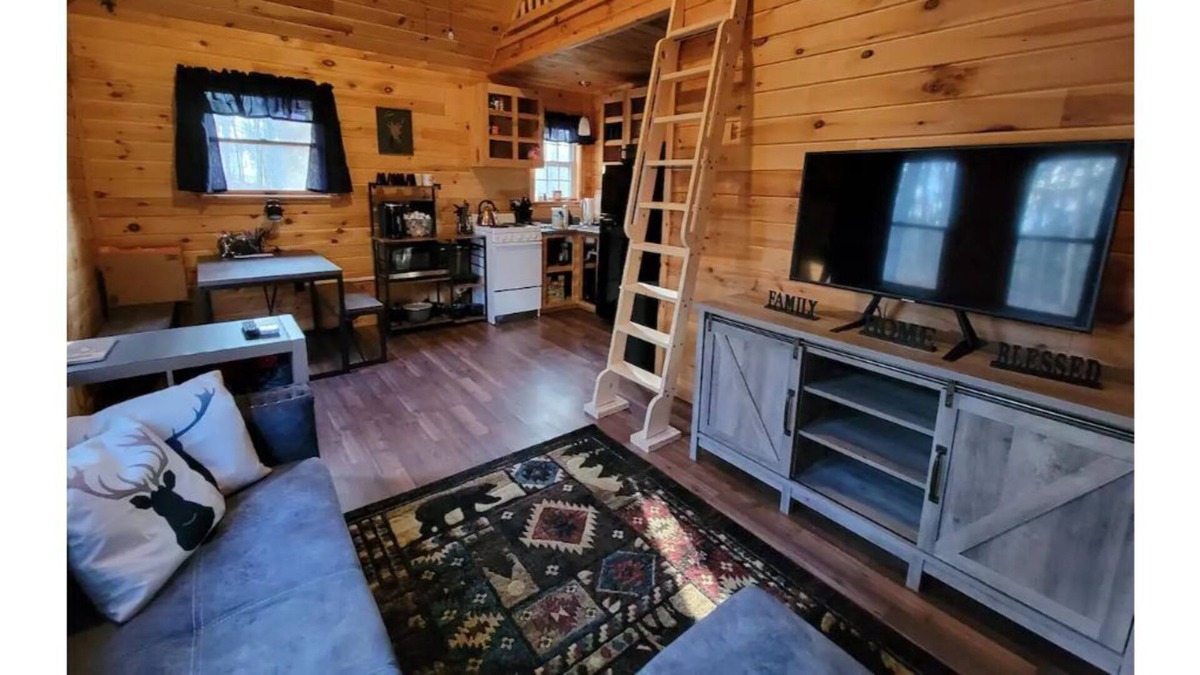 Monmouth Cabin | The Woodland Lodge