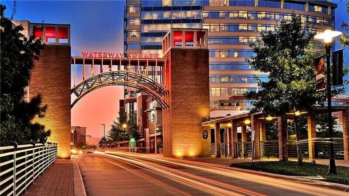 Grogan's Mill Apartment | The Woodlands 2 Bed/2 Bath Suite: Eclectic Vibe: Vol 3 of 4