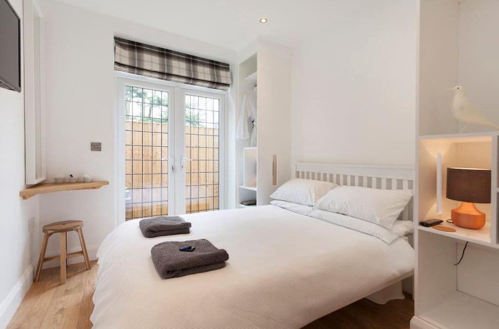 West Bridgford Apartment | The Woodpecker Snug