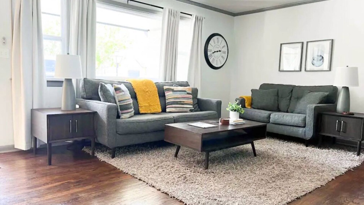 Amarillo House | The Yellow Door- Close to I-40, Garage, B-ball Court, Fire-pit and Grill