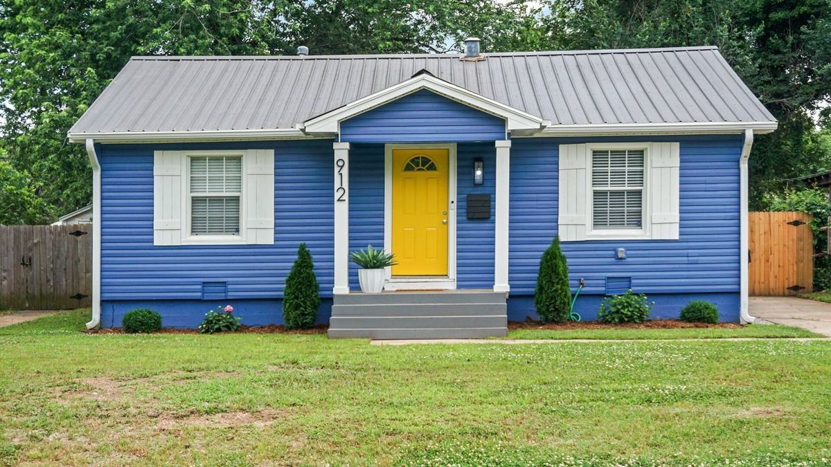 Norman House | The Yellow Door House | Walk to OU + Cozy Vibes