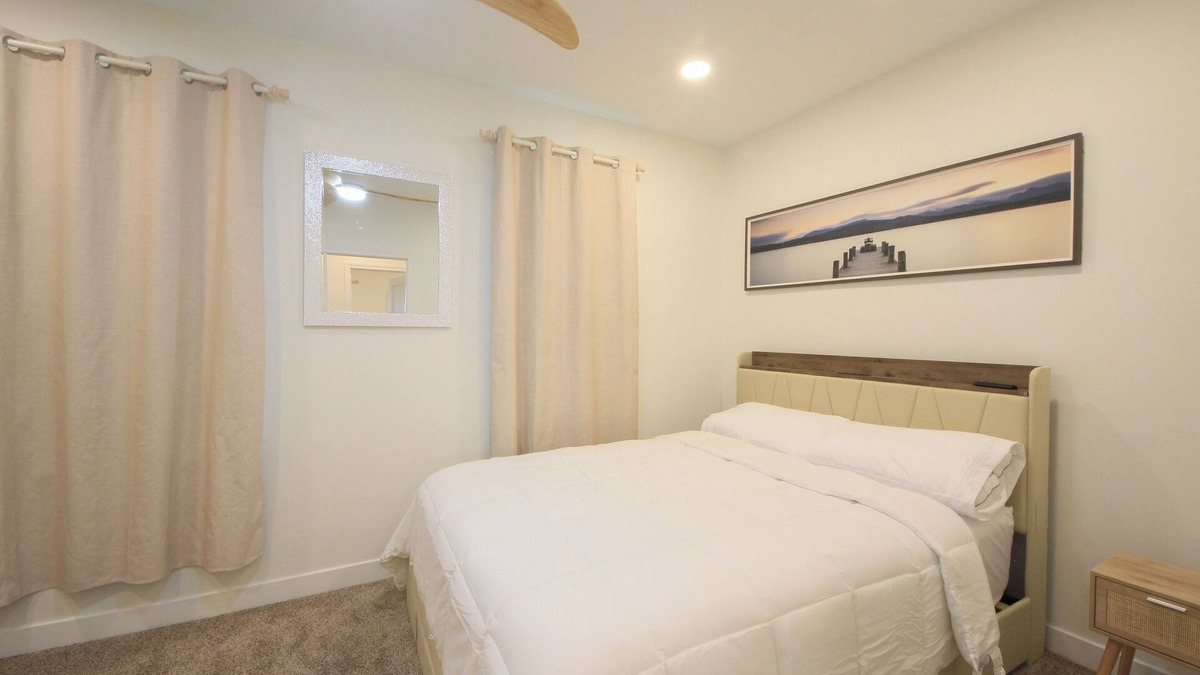 Bay View House | The Yellow Stay - Charming 2-Bed Bayview Retreat Near Downtown Milwaukee
