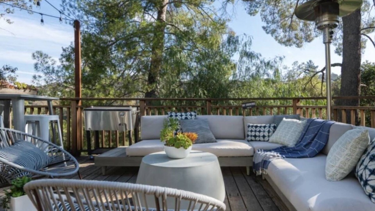 Woodland Hills Cottage | THE Zen Treehouse Retreat- Great Views and Peaceful Decks!n