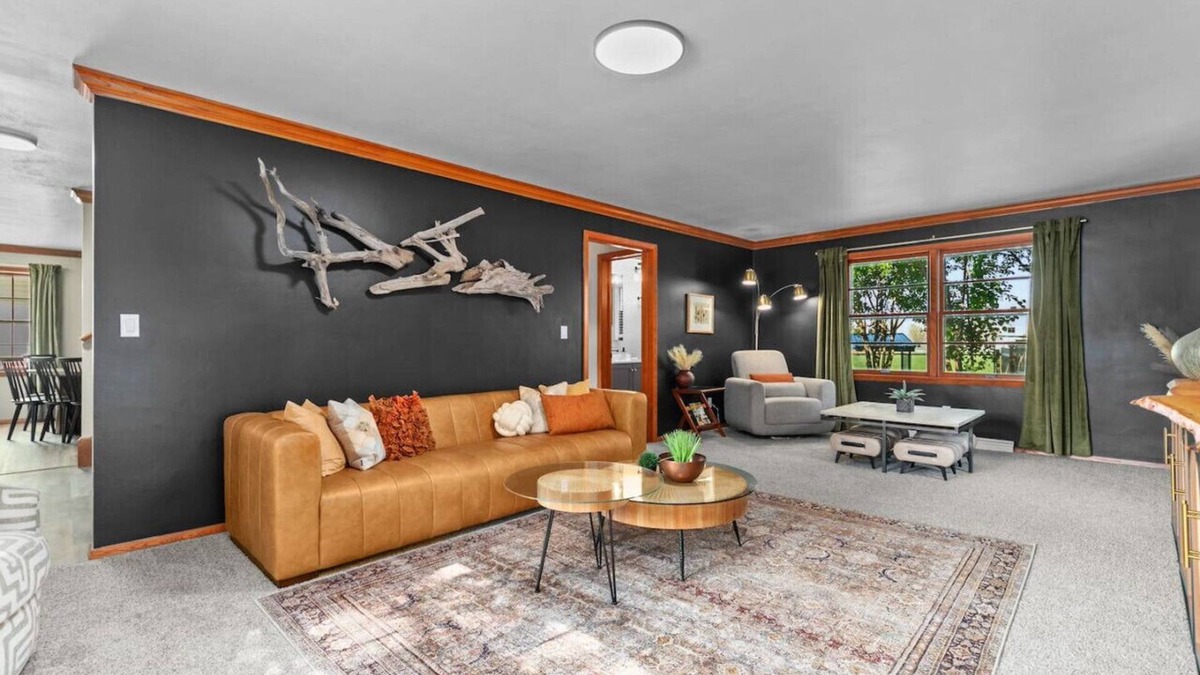 Appleton House | Theatre Room|Firepit|Grill|Waffle bar|Pets!