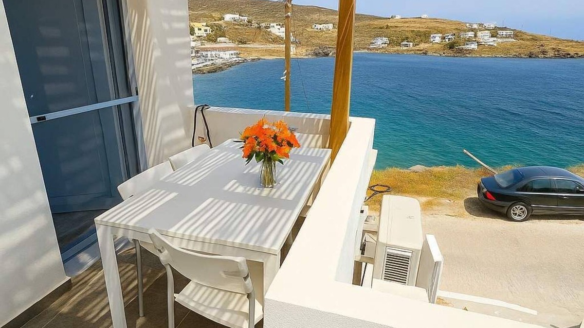 Loutra Apartment | Theis Seafront Retreat - Loutra Seaview Bliss