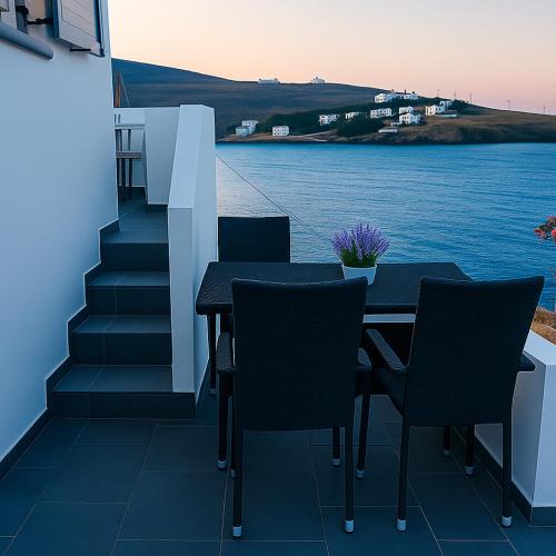 Loutra House | Theis Seafront Retreat - Loutra Seaview Bliss