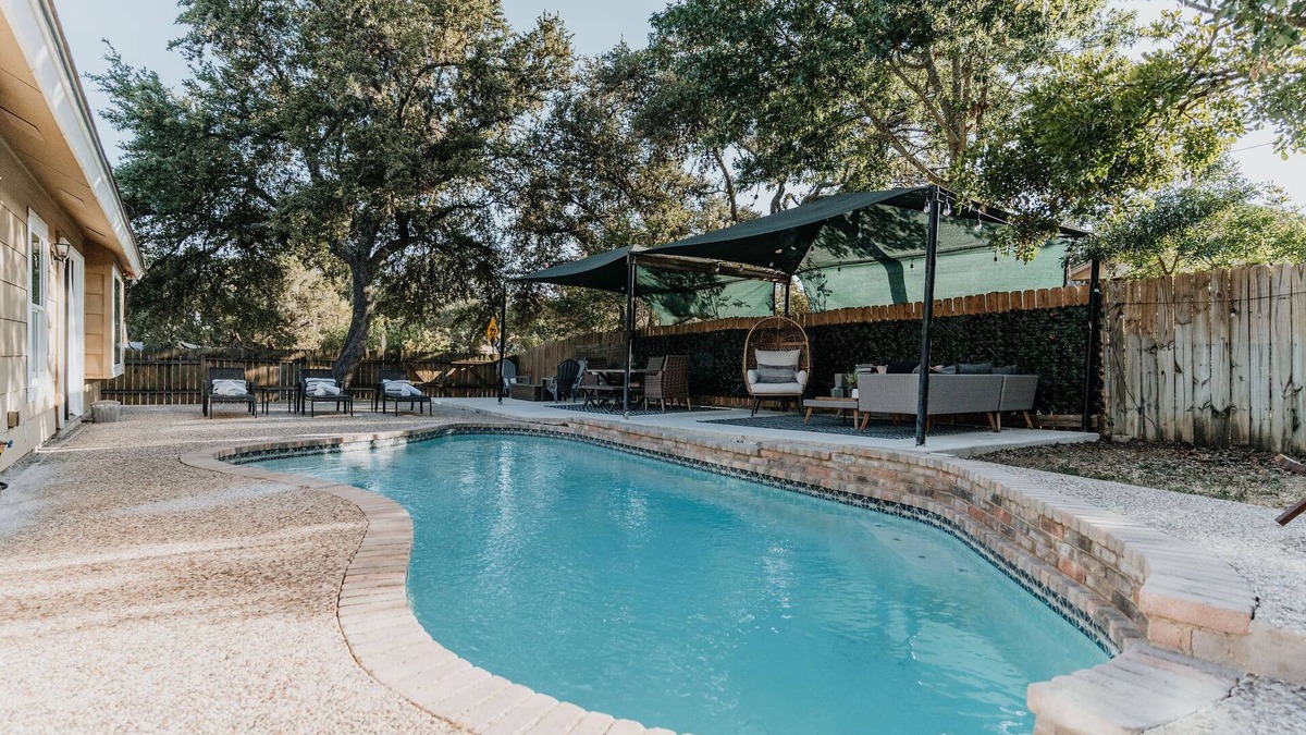 San Antonio House | TheKindred-Chic4BR Pool+PoolTable+Foosball+Arcade!