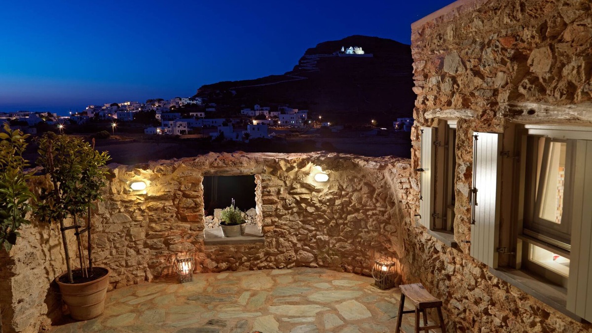 Folegandros Town Apartment | Themonies Luxury Suites