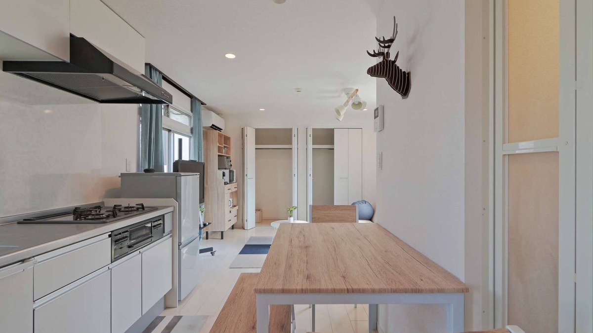 Nishi-Shinjuku Apartment | There are 1 bed room with 2 double beds