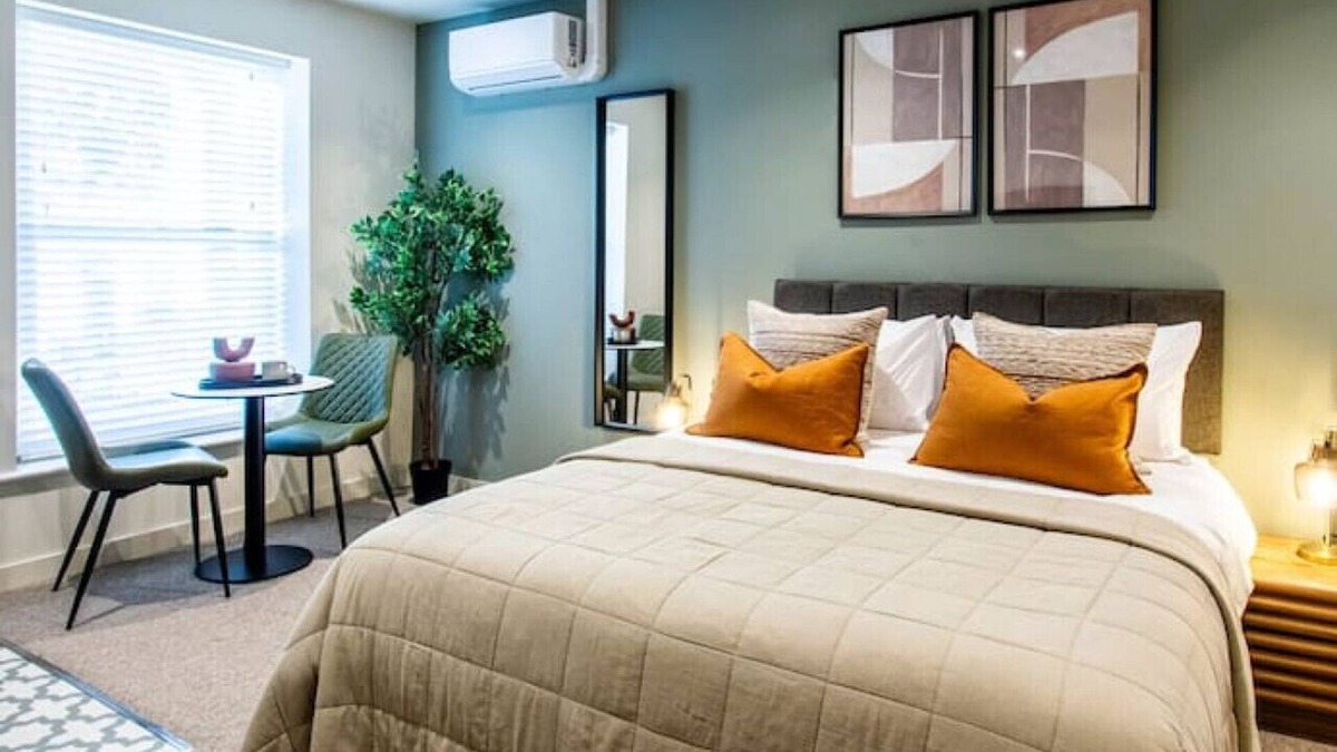 Thetford House | Thetford Hive Aparthotel Suite 10