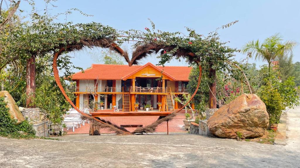 Van Don Hotel | Thiên Đường Quan Lạn - Friendly Homestay