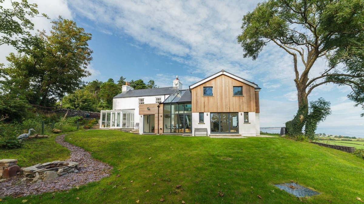Maughold House | Thie Spooyt is a large family holiday home enjoying magnificent views across the north of the Isle o