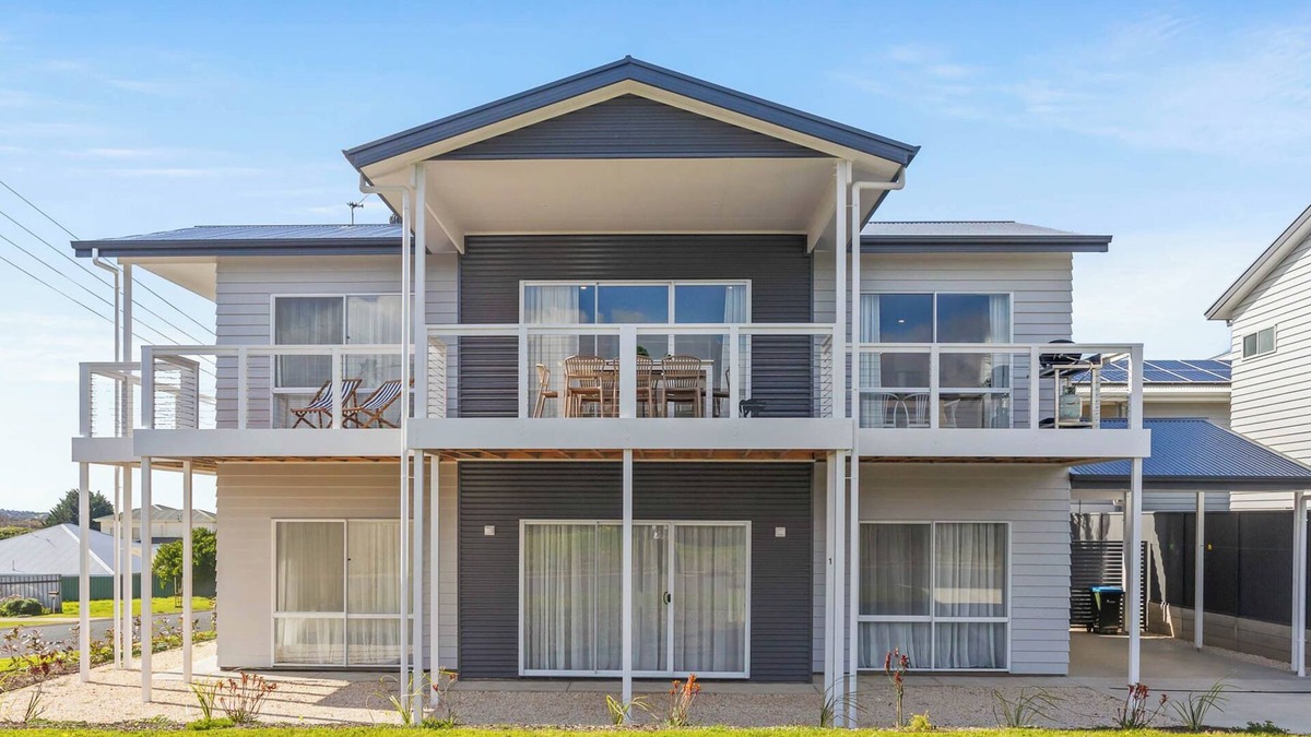 Hayborough House | Third Avenue Beach House