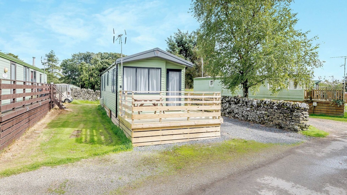 Kirkcudbright House | This 2 bedroom caravan sleeps 4 people in one double and one twin bedroom.