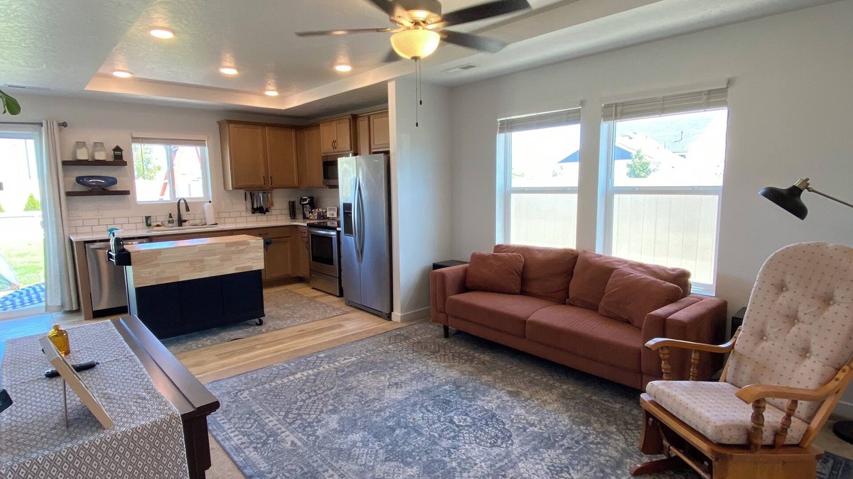 Nampa House | This 3-bedroom home is a hotspot for events, weddings and The Ford Idaho Center!
