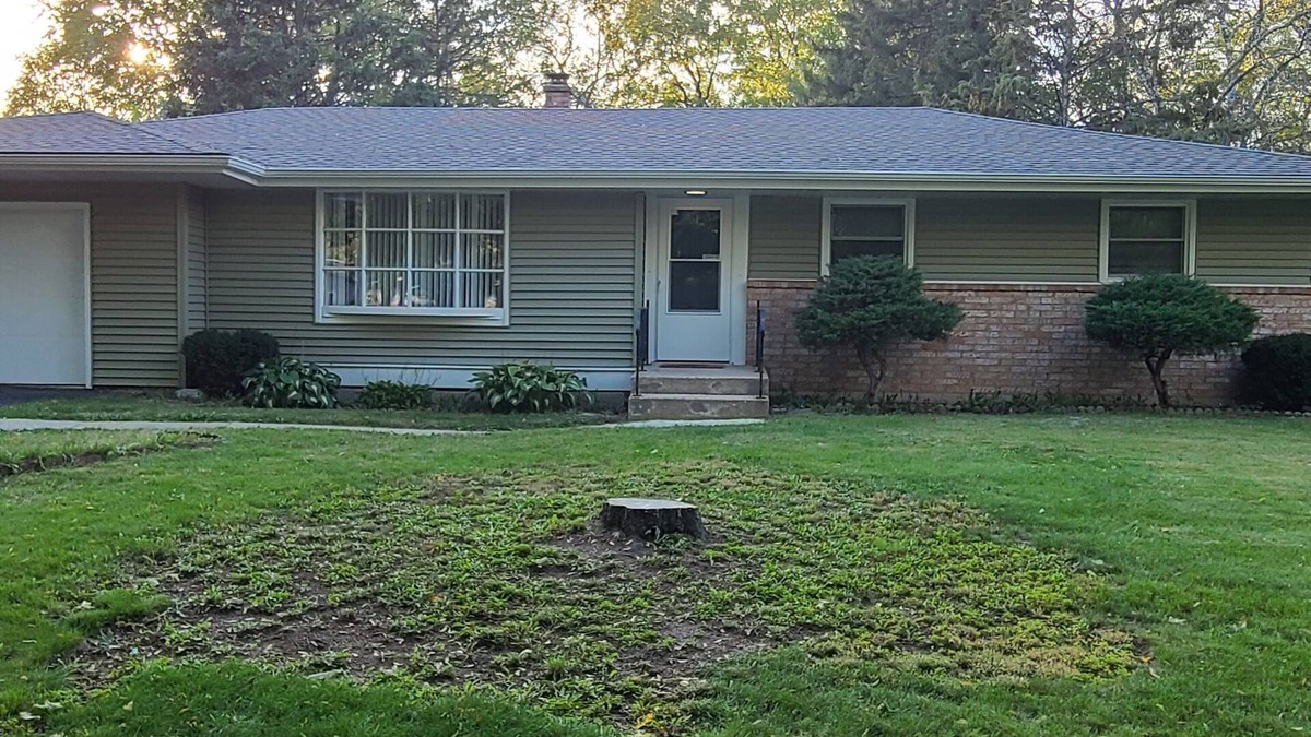 Rockford House | This 4 BR Home With A Great Game Room Is Located Close To Shopping And Dining