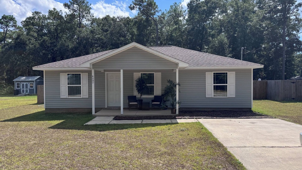 Milton House | This adorable 3 bedroom, 2 bath home is located in the heart of Milton, Florida.