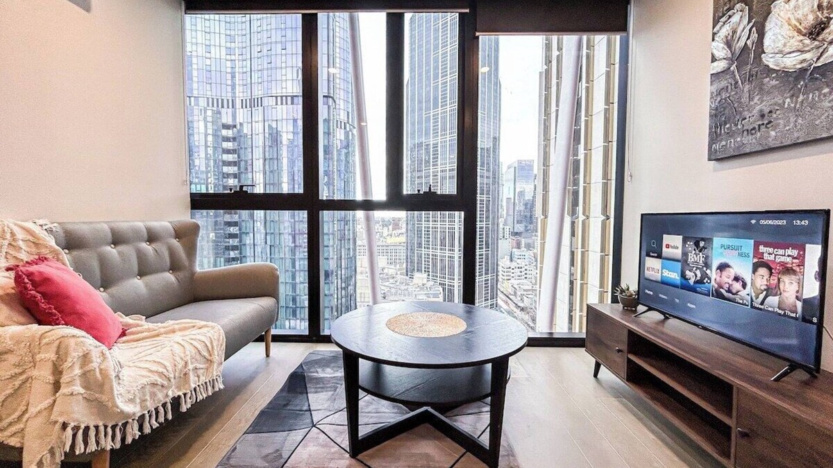 Carlton South Apartment | This apartment is a 2 bedroom(s), 1 bathrooms, located in Melbourne, VIC.