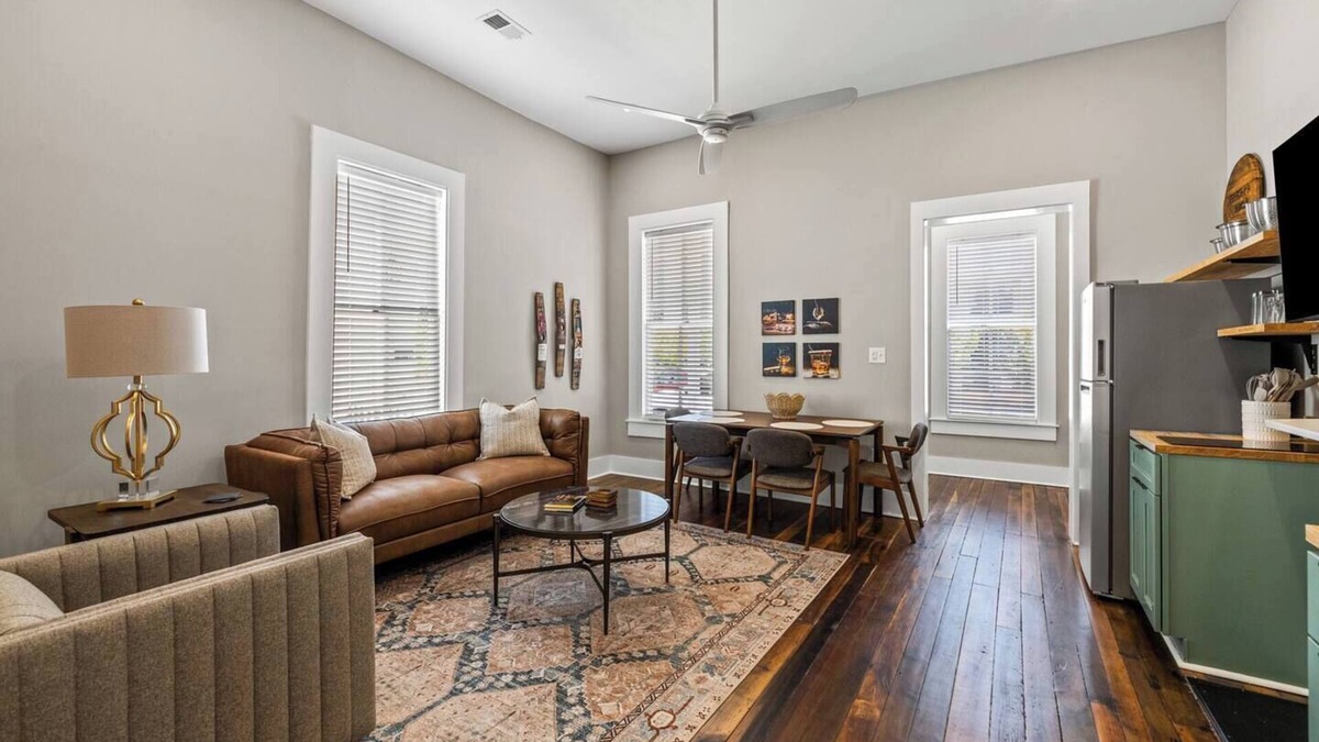 Frankfort Apartment | This apartment is a 2 bedroom(s), 1 bathrooms, located in Frankfort, KY.