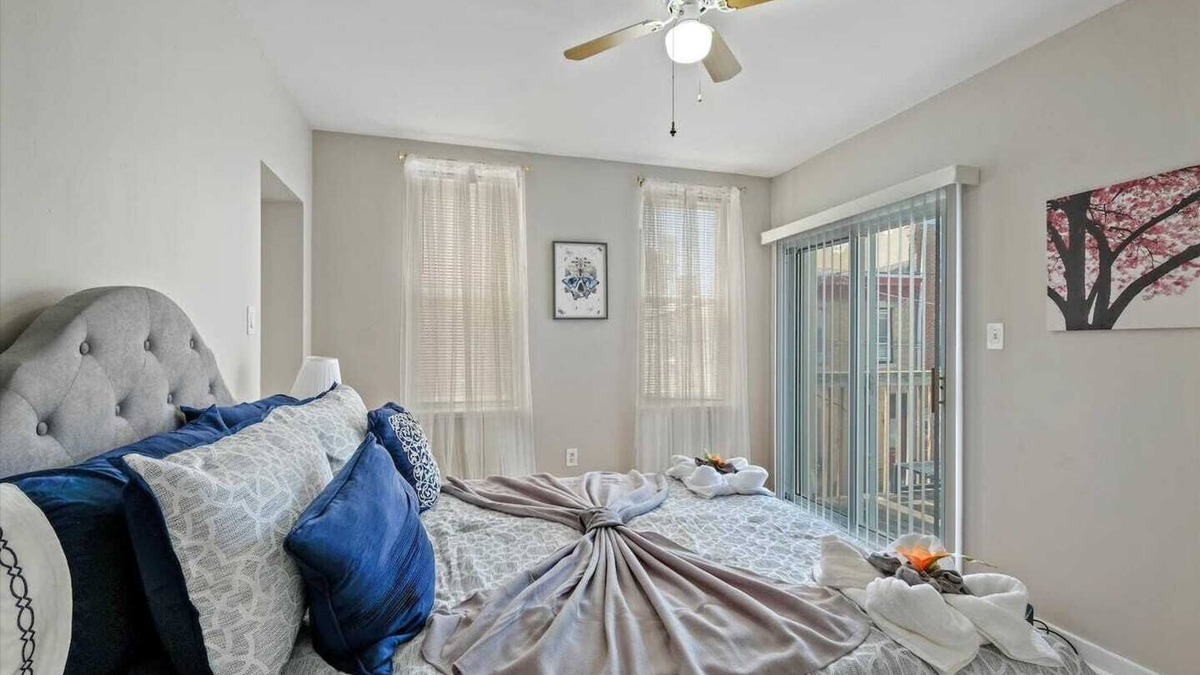 Graduate Hospital Apartment | This apartment is a 1 bedroom(s), 1 bathrooms, located in Philadelphia, PA.