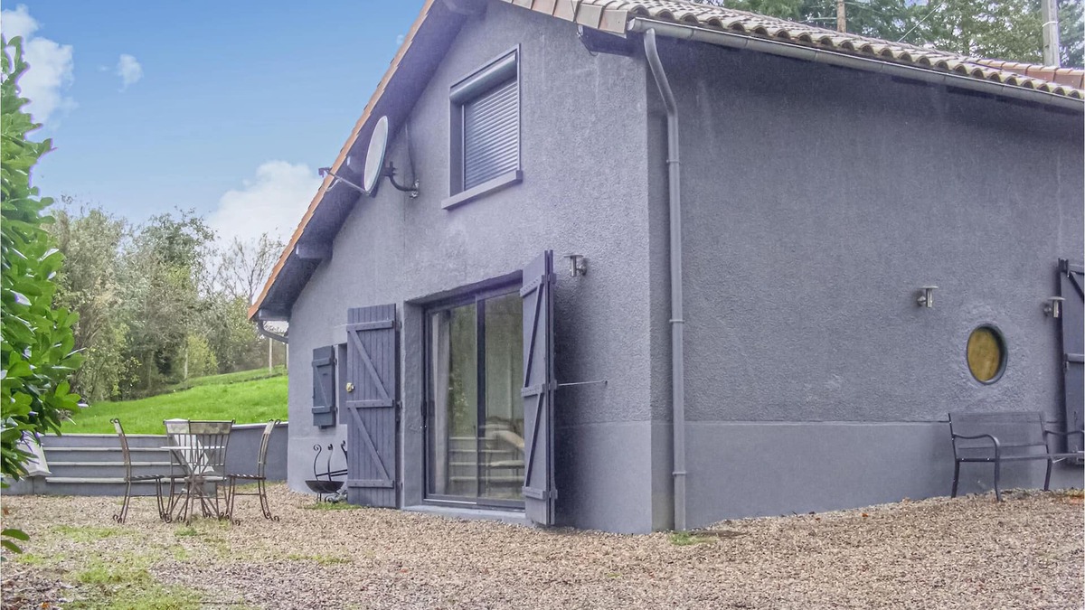 Etagnac House | This beautiful vacation home with private pool awaits you in Etagnac, 40 km from Limoges and 70 km f