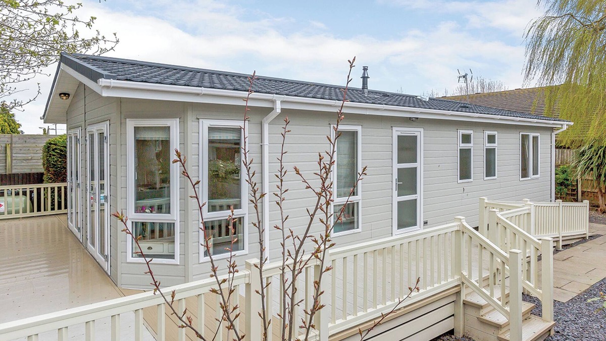 Llanasa Ski Chalet | This contemporary and spacious lodge is ideal for a family escape by the sea.