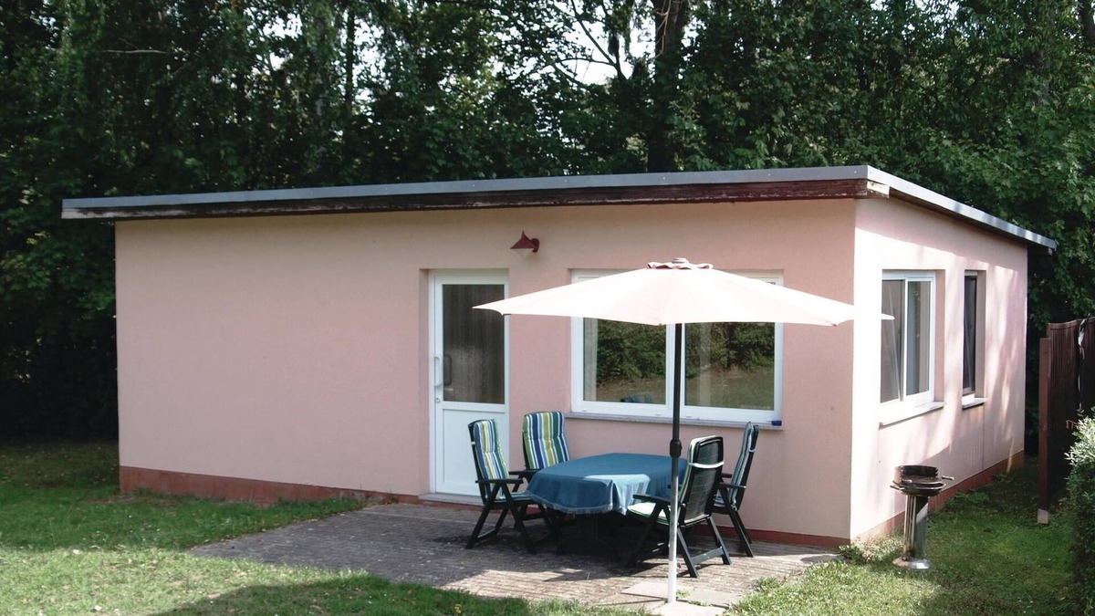 Brussow House | This cozy furnished bungalow in beautiful Brandenburg is located in a vacation settlement, also a ca