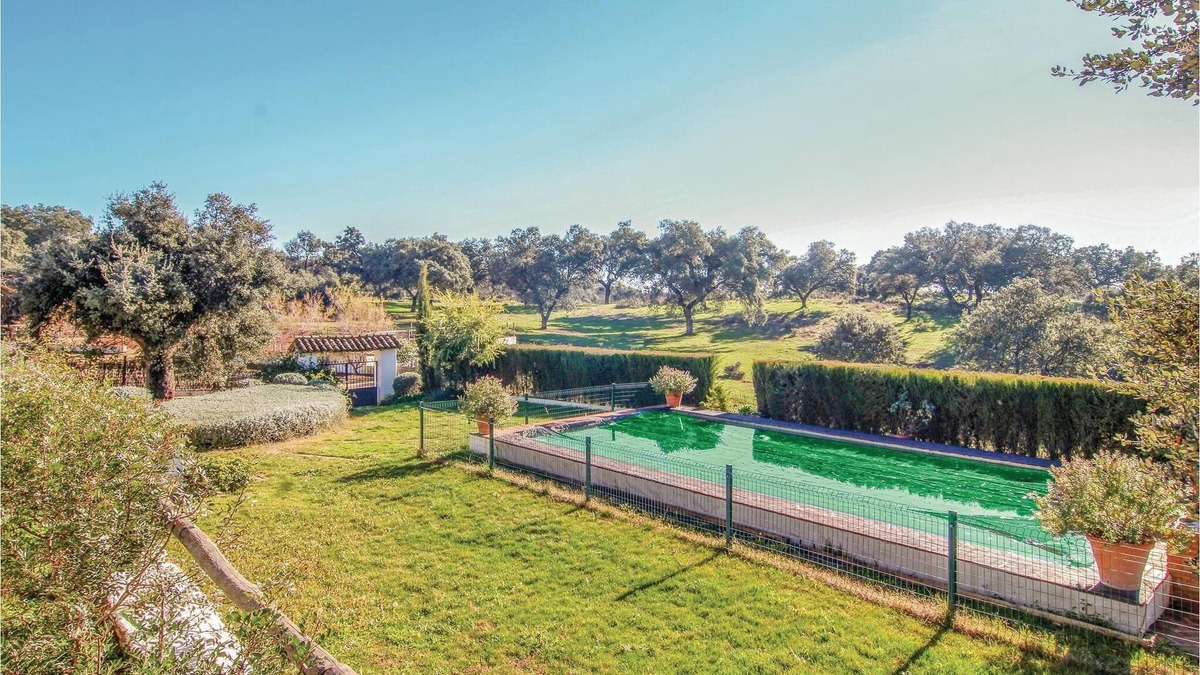 Alanis House | This fantastic 4 bedroom vacation home captivates with its typical Andalusian flair, beautiful furni