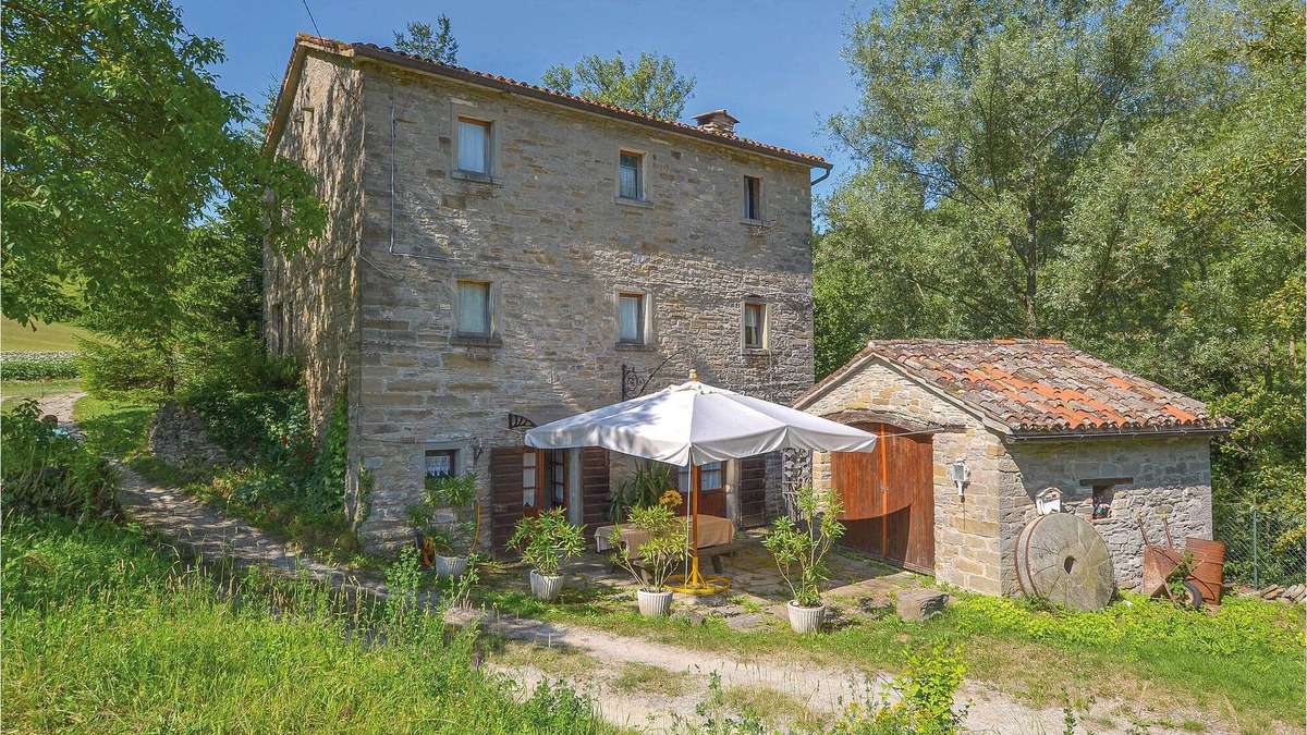 Borgo Pace House | This former mill is now a cozy vacation home, ideal for guests who seek proximity to nature.
