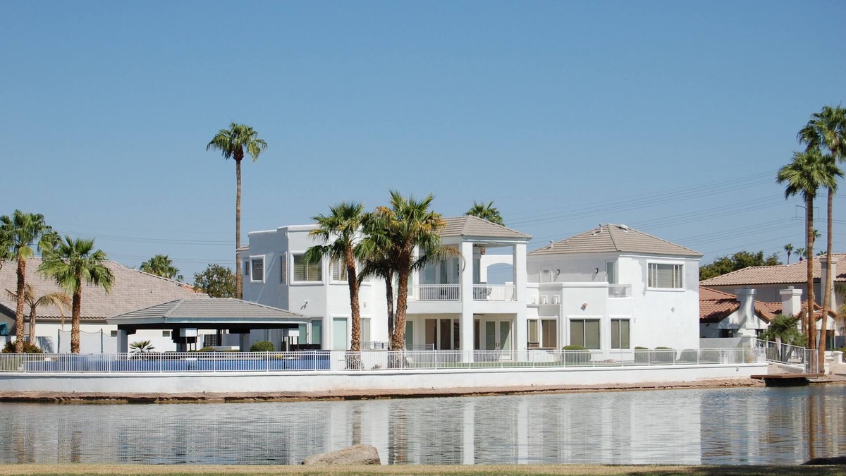 Val Vista Lakes House | This GORGEOUS custom home is located on 3/4 acre waterfront in Gilbert Arizona