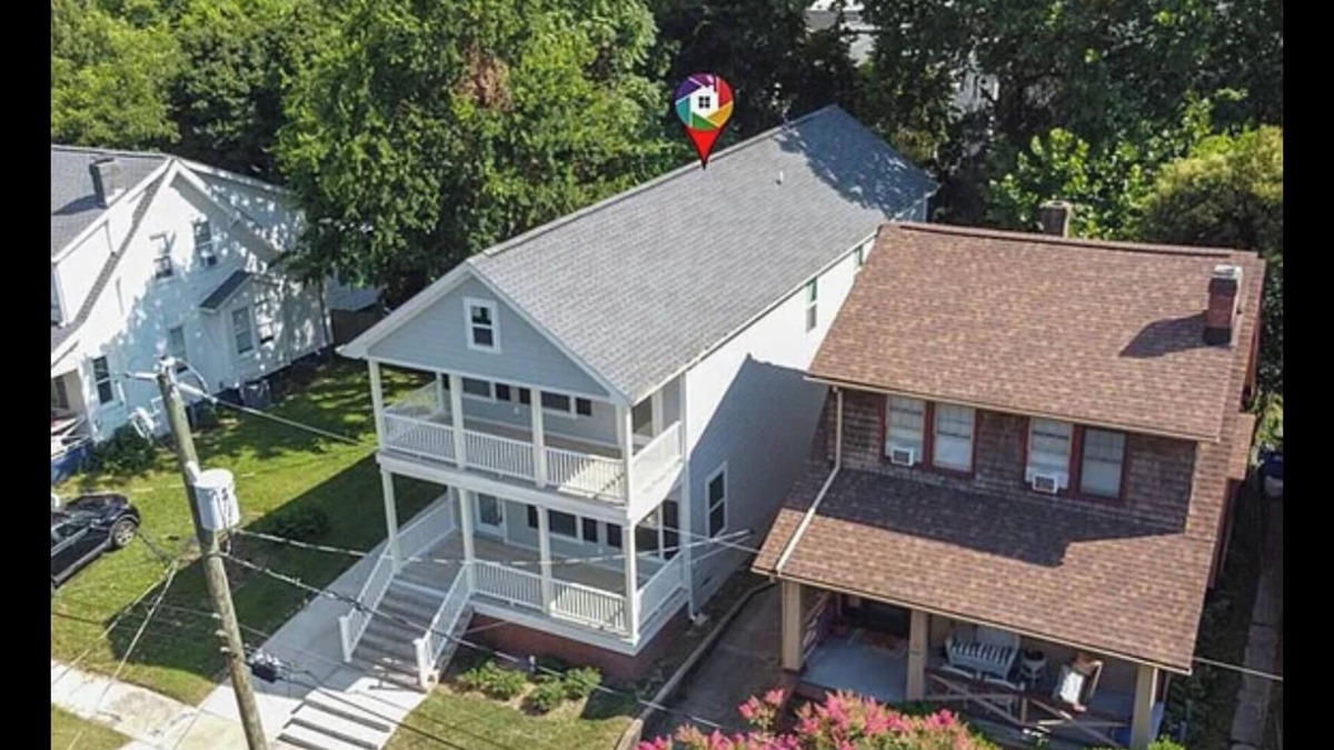 Norfolk House | This gorgeous Larchmont cozy cottage will amaze you!