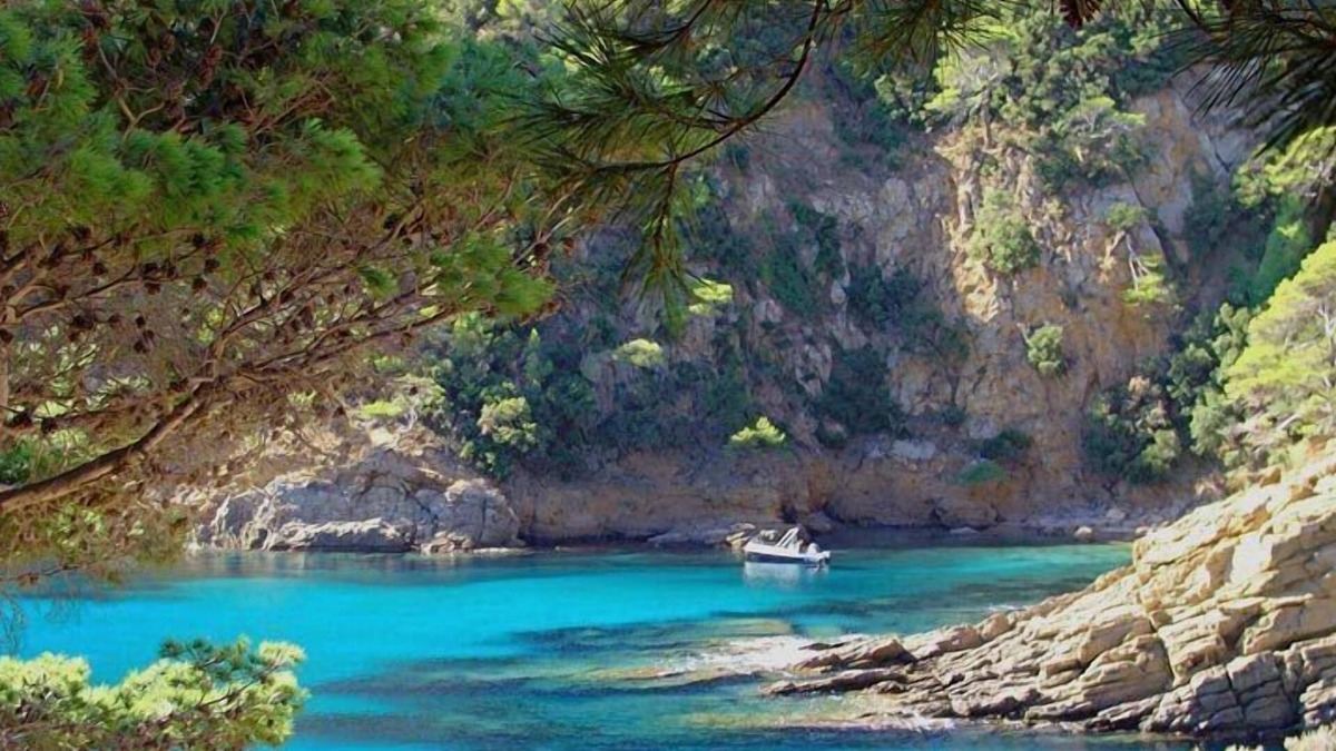 Cavaliere House | This house bay is only a few meters away. See for yourself !