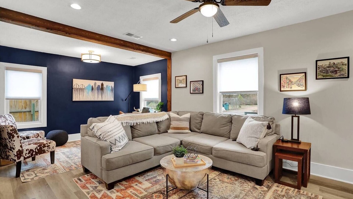 East Memphis House | This house is a 2 bedroom(s), 1 bathrooms, located in Memphis, TN.