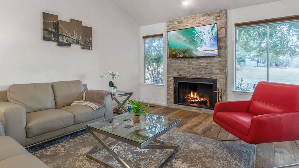 Central Oklahoma City House | This house is a 2 bedroom(s), 1.5 bathrooms, located in Oklahoma City, OK.